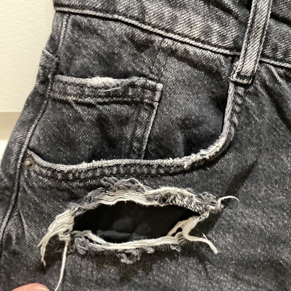 Zara Hi Rise Distressed Ripped Mom Shorts In Washed Black Size 2 - Picture 3 of 5
